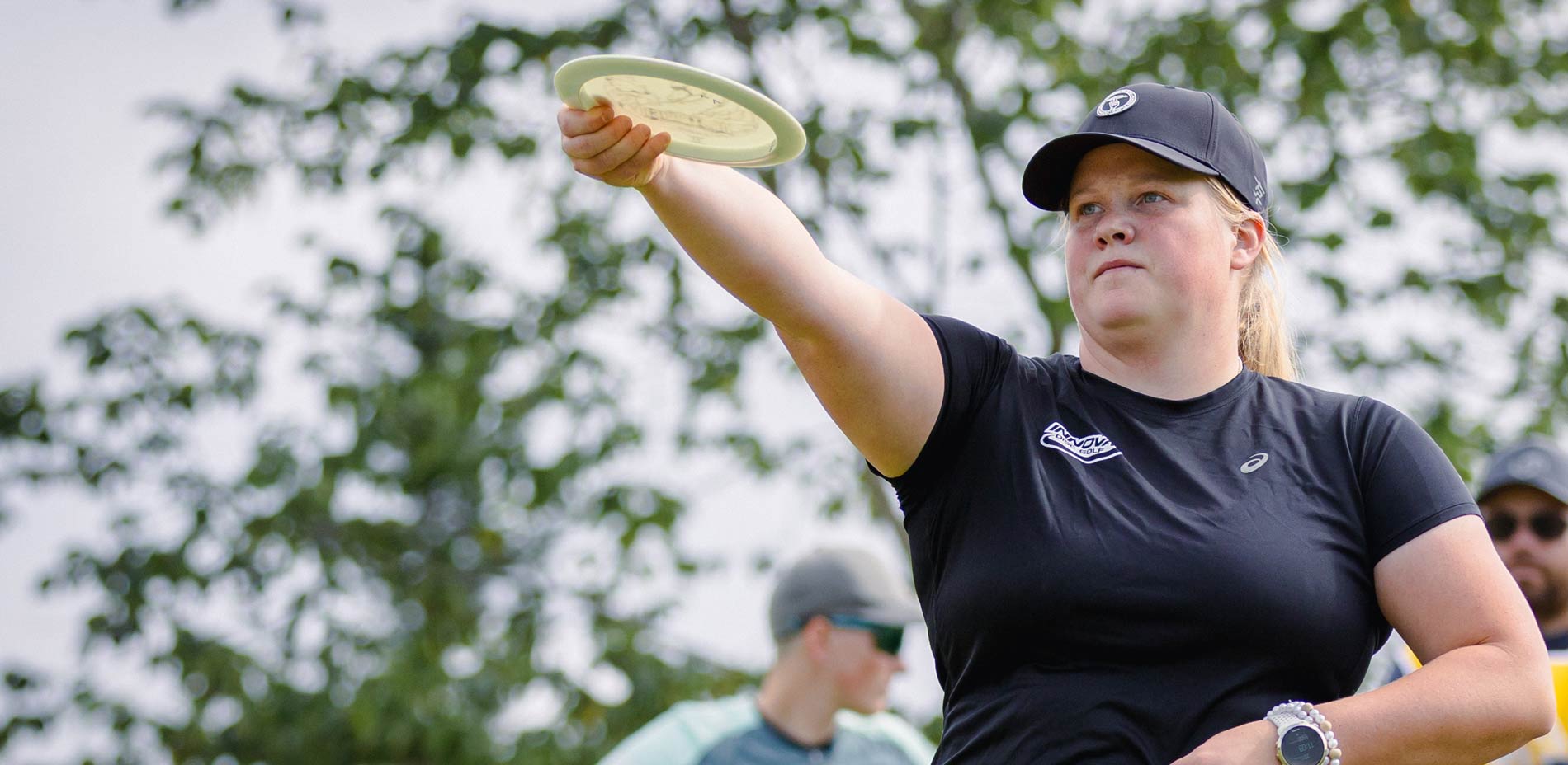 Team GRIPeq member Eveliina Salonen lines up a putt.